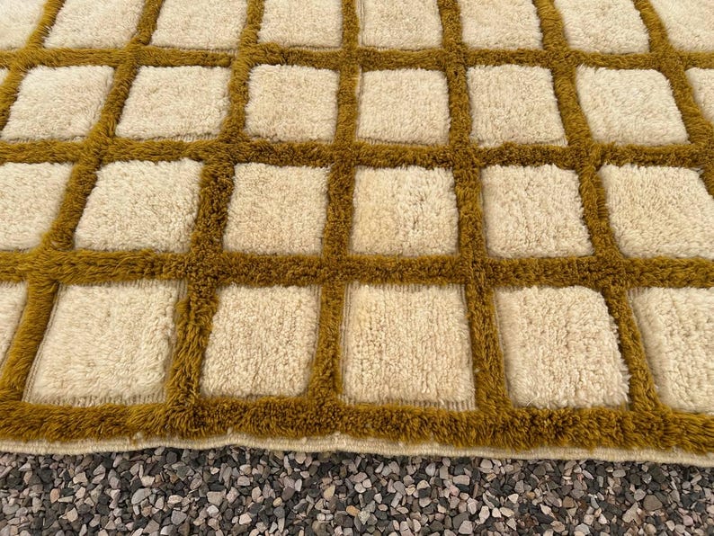 Luxury Moroccan Mrirt Rug – Handmade High-Quality