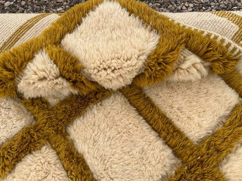 Luxury Moroccan Mrirt Rug – Handmade High-Quality
